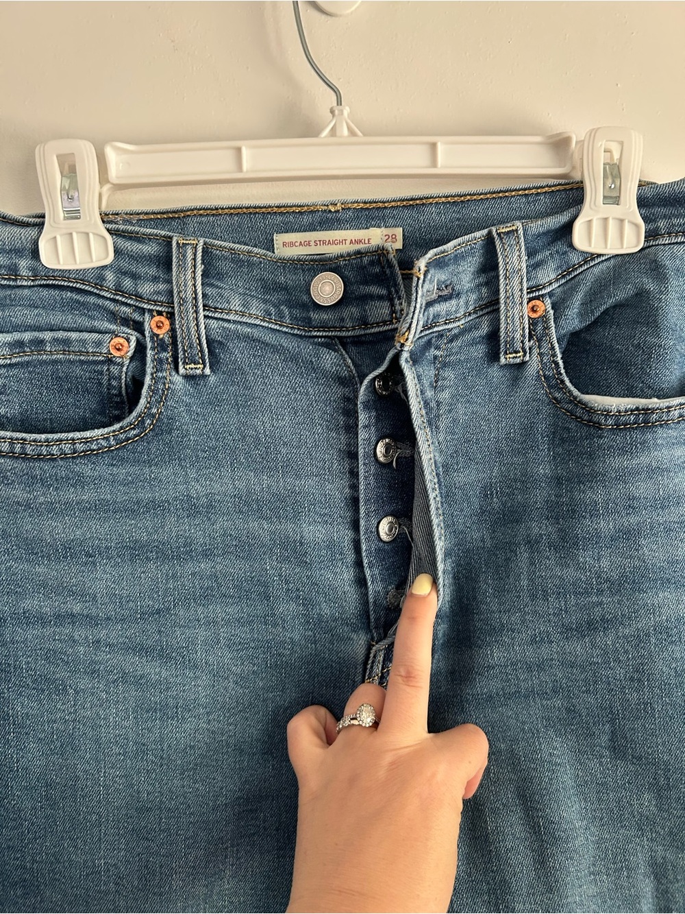 Levi's Straight Leg Women's Jeans in Medium Blue Wash - Picture 3 of 6